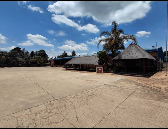 1,849M² WAREHOUSE TO LET IN POMONA